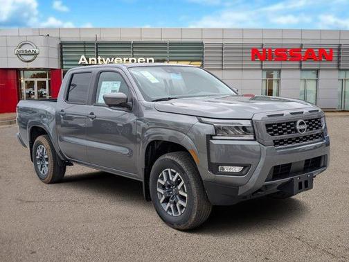 2025 Nissan Frontier SL