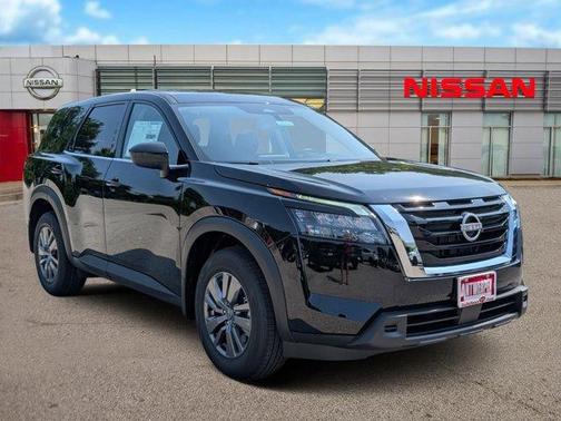 2025 Nissan Pathfinder S