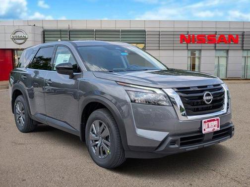 2025 Nissan Pathfinder S