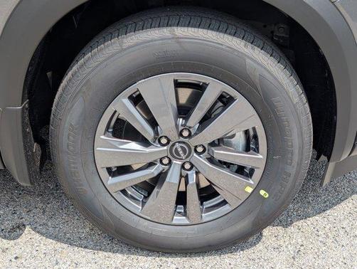 2025 Nissan Pathfinder S