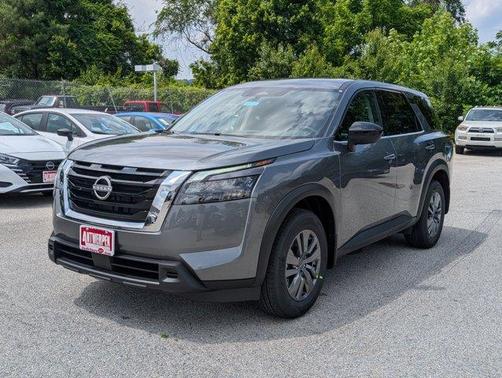 2025 Nissan Pathfinder S