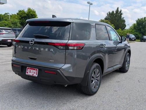 2025 Nissan Pathfinder S