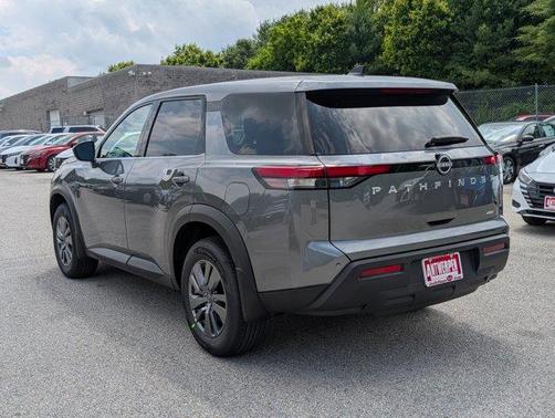 2025 Nissan Pathfinder S
