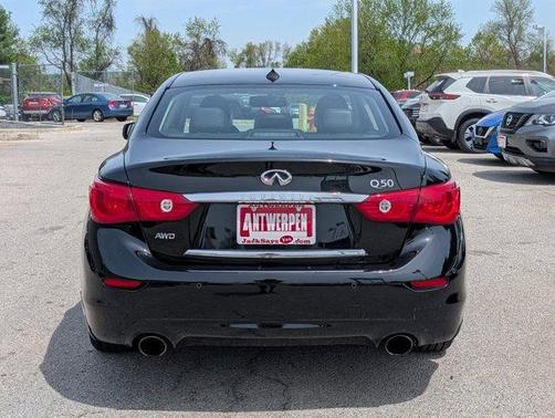 2015 INFINITI Q50 Hybrid Premium