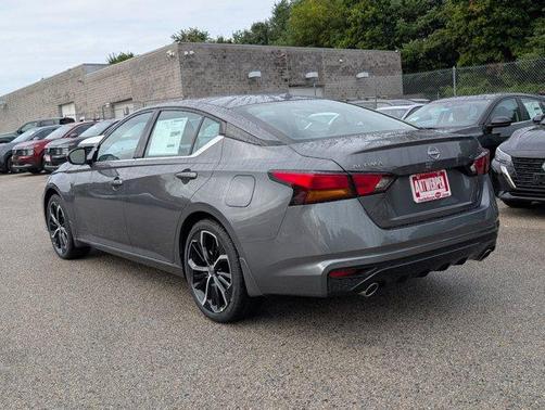2025 Nissan Altima SR