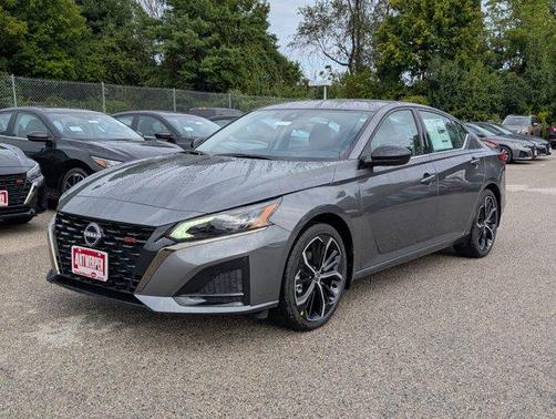 2025 Nissan Altima SR