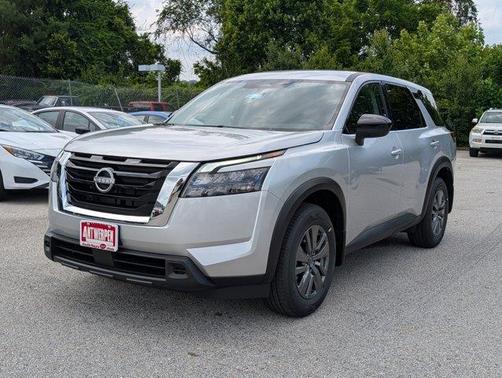 2025 Nissan Pathfinder S