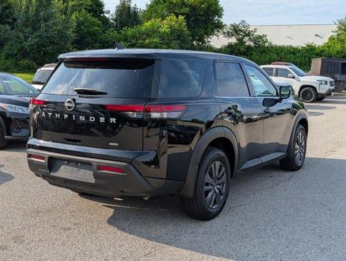2025 Nissan Pathfinder S