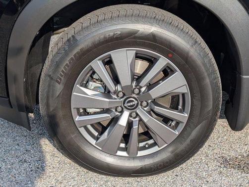 2025 Nissan Pathfinder S