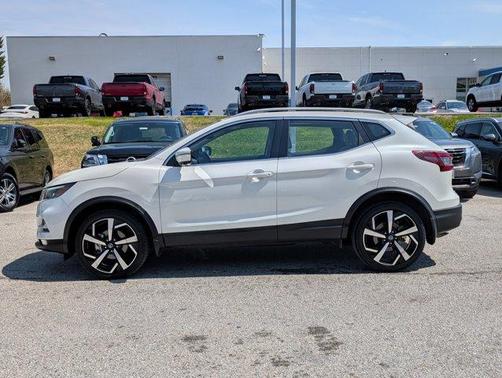 2022 Nissan Rogue Sport SL
