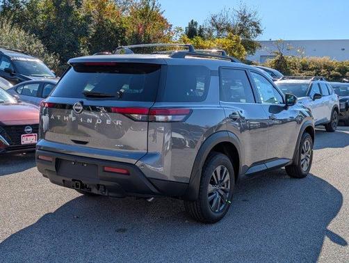 2025 Nissan Pathfinder SV