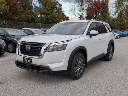 2025 Nissan Pathfinder SV