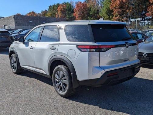 2025 Nissan Pathfinder S