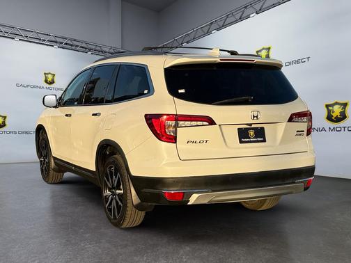 2022 Honda Pilot Touring 8-Passenger