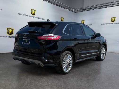 AGATE BLACK METALLIC 2021 Ford Edge Titanium