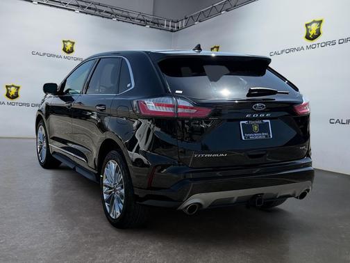 AGATE BLACK METALLIC 2021 Ford Edge Titanium