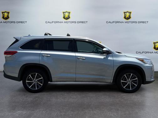Celestial Silver Metallic 2017 Toyota Highlander XLE