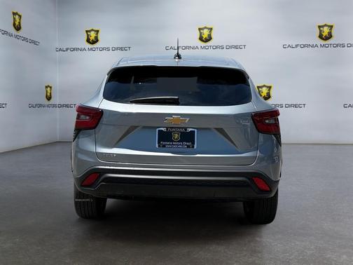 Sterling Gray Metallic 2024 Chevrolet Trax LS