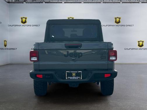 Sting-Gray Clearcoat 2023 Jeep Gladiator Sport