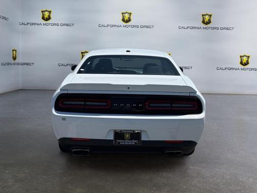 White Knuckle Clearcoat 2020 Dodge Challenger SXT