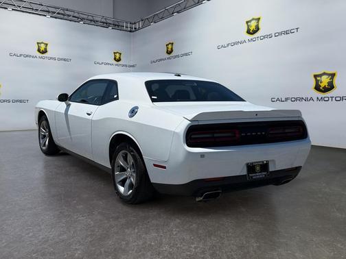 White Knuckle Clearcoat 2020 Dodge Challenger SXT