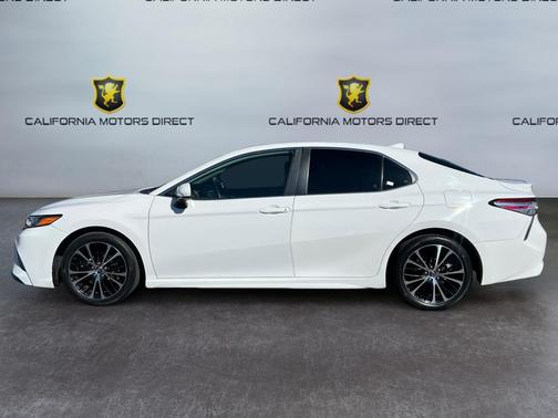 2020 Toyota Camry SE