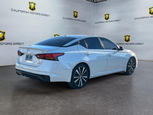 2022 Nissan Altima SR VC-Turbo FWD