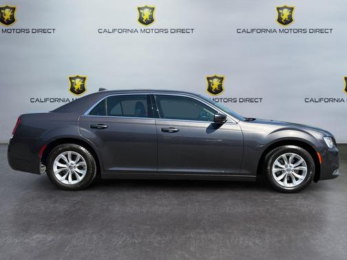 2022 Chrysler 300 Touring