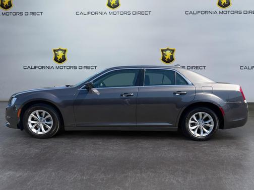 2022 Chrysler 300 Touring