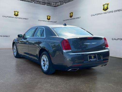 2022 Chrysler 300 Touring