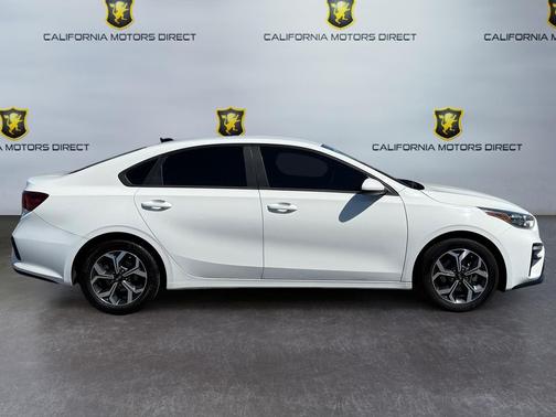 Clear White 2021 Kia Forte LXS
