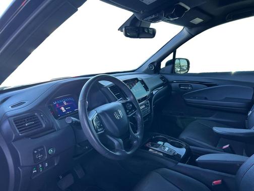 2022 Honda Pilot AWD Black Edition