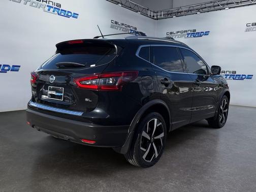 Magnetic Black Pearl 2022 Nissan Rogue Sport SL