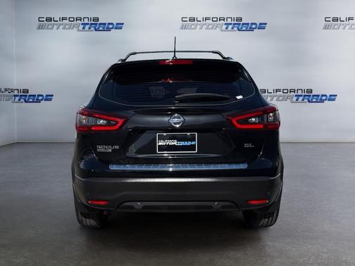 Magnetic Black Pearl 2022 Nissan Rogue Sport SL