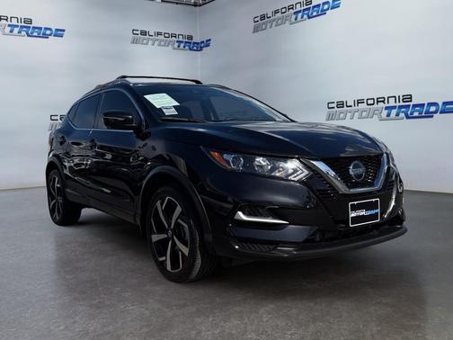 Magnetic Black Pearl 2022 Nissan Rogue Sport SL