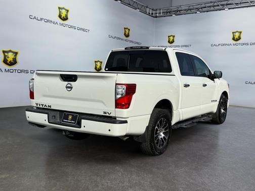 2021 Nissan Titan SV