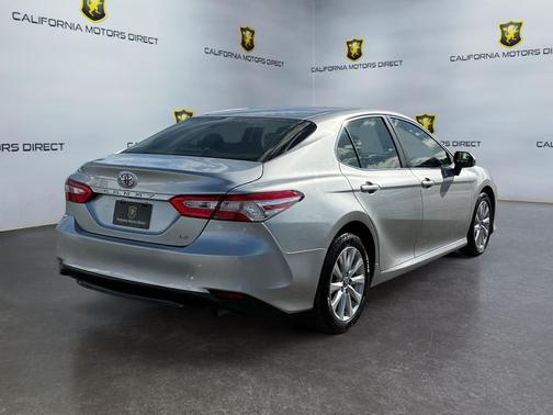 Celestial Silver Metallic 2018 Toyota Camry LE