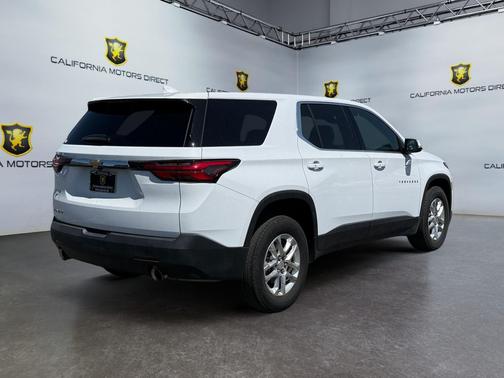 Summit White 2023 Chevrolet Traverse LS