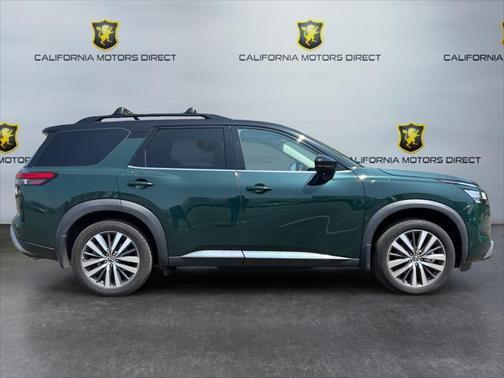 2022 Nissan Pathfinder Platinum 2WD