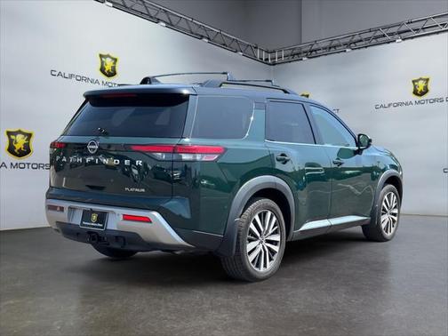 2022 Nissan Pathfinder Platinum 2WD