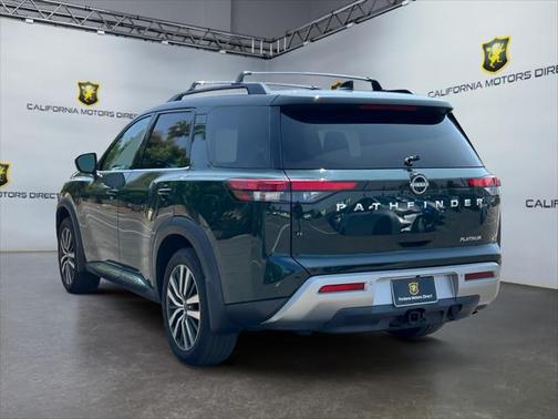 2022 Nissan Pathfinder Platinum 2WD