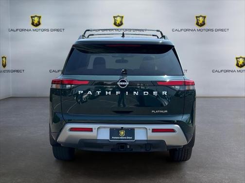 2022 Nissan Pathfinder Platinum 2WD