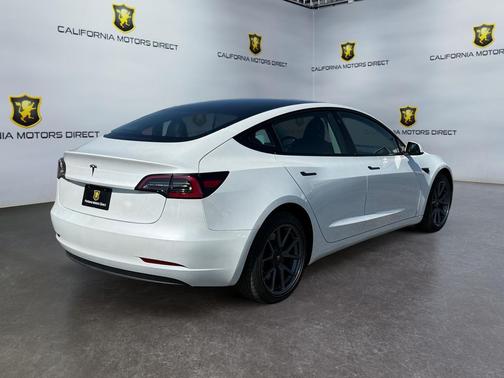 Pearl White Multi-Coat 2023 Tesla Model 3 Standard Range