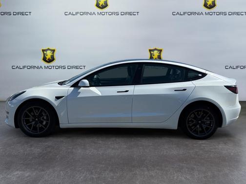 Pearl White Multi-Coat 2023 Tesla Model 3 Standard Range