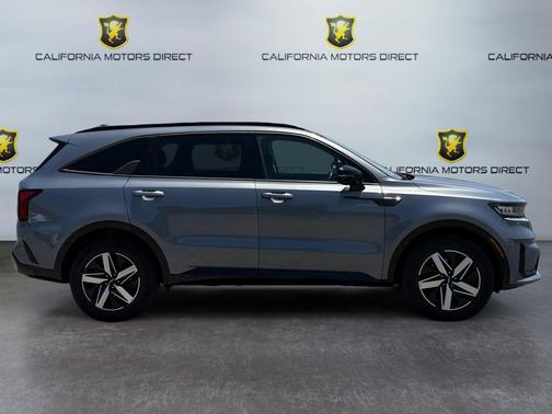Everlasting Silver 2022 Kia Sorento S