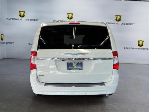 2012 Chrysler Town & Country Touring-L