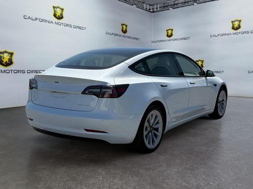 Pearl White Multi-Coat 2022 Tesla Model 3 Long Range
