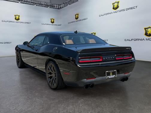 Pitch Black Clearcoat 2016 Dodge Challenger SRT Hellcat