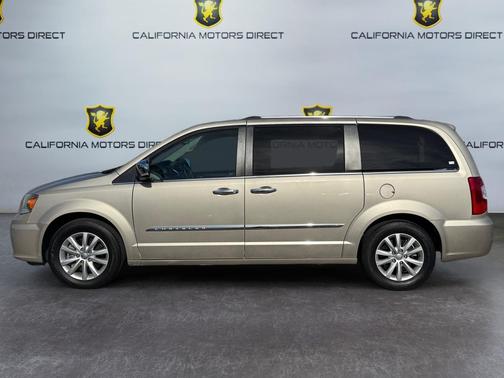 2015 Chrysler Town & Country Limited Platinum