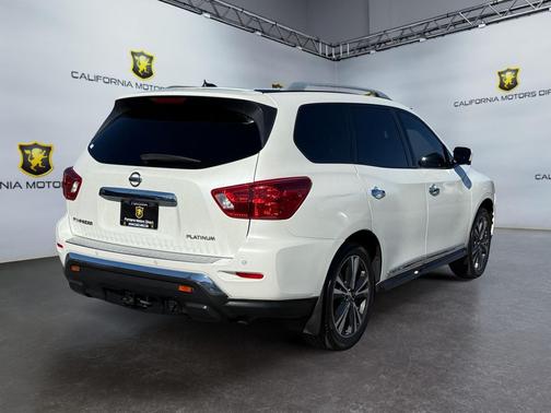 2017 Nissan Pathfinder Platinum